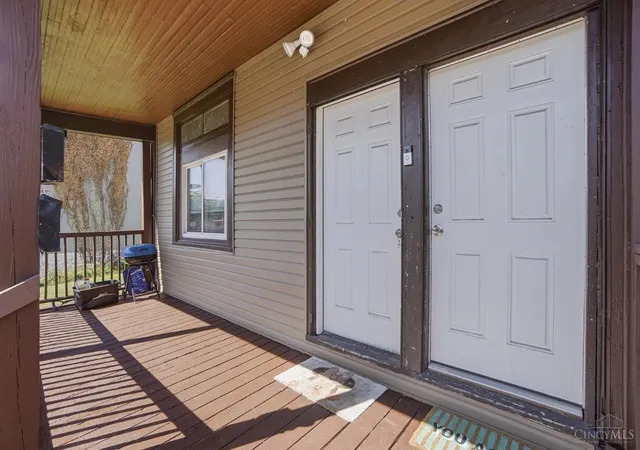 4th image of 1027 Winfield, Cincinnati, OH 45205