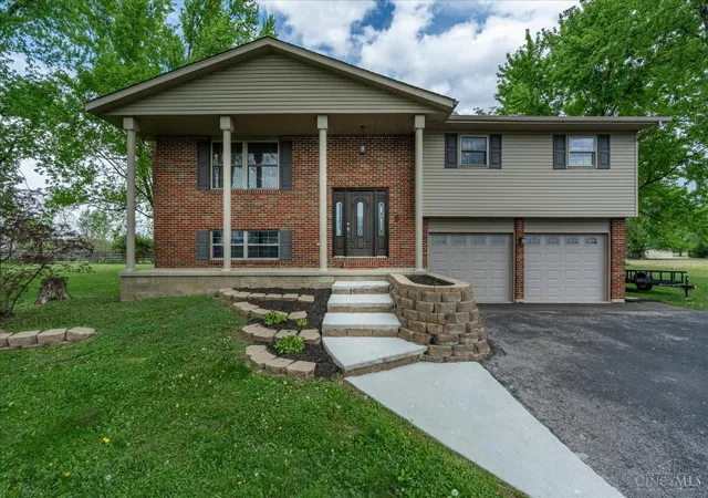 Homes for sale in Union Twp, OH | 5639 Us Hwy 22 Ne, Union Twp, OH 43160 | MLS# 1877227