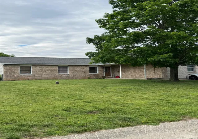 Homes for sale in Carlisle, OH | 165 Baker Ln, Carlisle, OH 45005 | MLS# 1878593