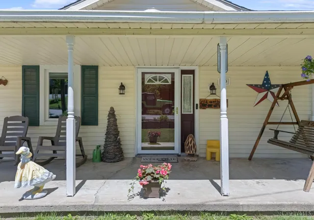 3rd image of 39 1St St, Waynesville, OH 45068 | MLS# 1878583
