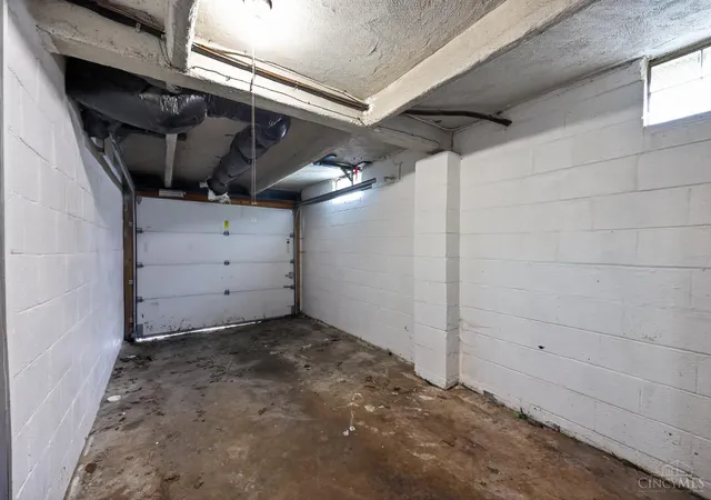 3rd image of 1923 Ashbrook Dr, Cincinnati, OH 45238 | MLS# 1877200