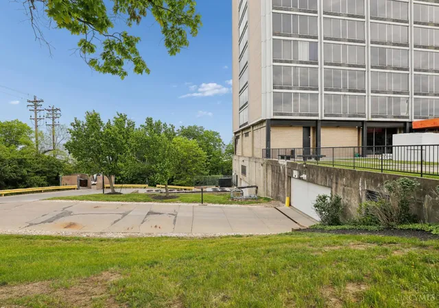 Homes for sale in Cincinnati, OH | 810 Matson Pl, Cincinnati, OH 45204