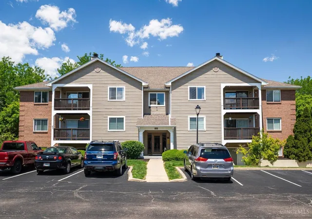 Photo 3 of Condo for sale at 12181 Regency Run Ct #9, Cincinnati, OH 45240 | MLS# 1878999 | Listing updated on 2026-07-17