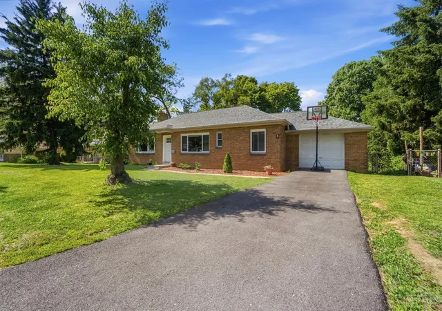 Homes for sale in Reading, OH | 1525 Westview Ct, Reading, OH 45215 | MLS# 1879059