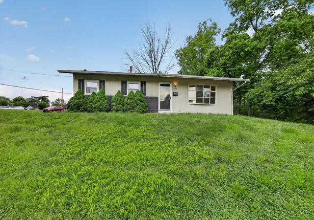 Homes for sale in Colerain Twp, OH | 2584 Wenning Rd, Colerain Twp, OH 45231 | MLS# 1877471