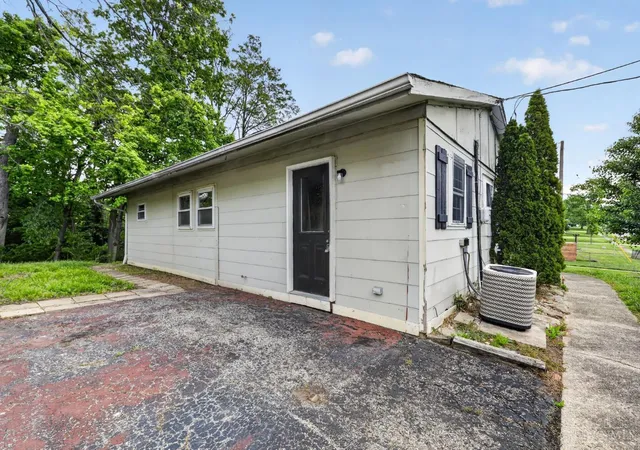 Homes for sale in Colerain Twp, OH | 2584 Wenning Rd, Colerain Twp, OH 45231 | MLS# 1877471