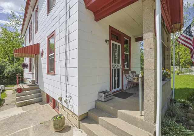 Photo 3 of Single family home for sale at 1915 W Fork Rd, Cincinnati, OH 45223 | MLS# 1879247 | Listing updated on 2026-08-17