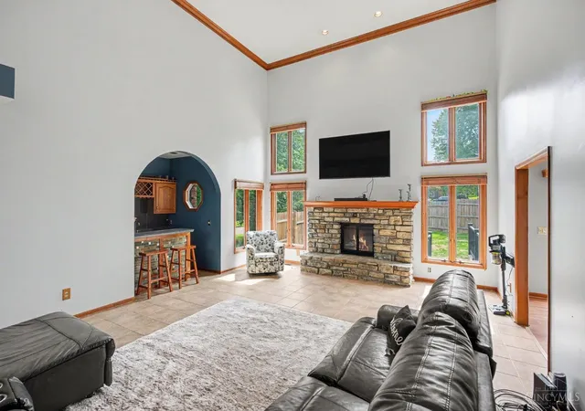 4th image of 5912 Bridgeview Ct, Cincinnati, OH 45248 | MLS# 1879294