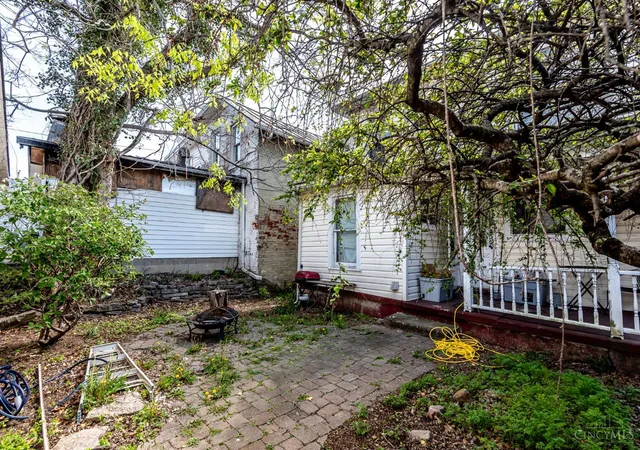 Homes for sale in Waynesville, OH | 137 S Main Street, Waynesville, OH 45068 | Houzeo