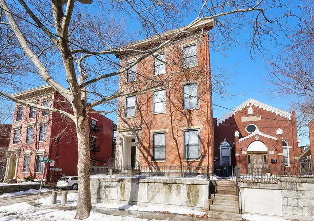 Homes for sale in Cincinnati, OH | 422 Clark St, Cincinnati, OH 45203 | MLS# 1879279