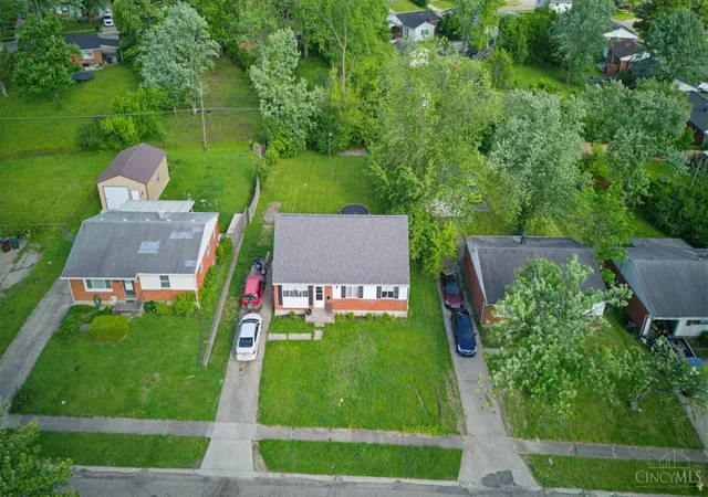 Photo 4 of Sale Pending at 10920 Crystalhill Ct, Cincinnati, OH 45240 | MLS# 1879497 | Listing updated on 2026-08-17