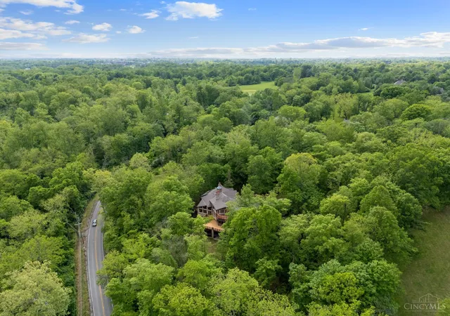 3rd image of 8690 Hopewell Rd, Indian Hill, OH 45242 | MLS# 1879486