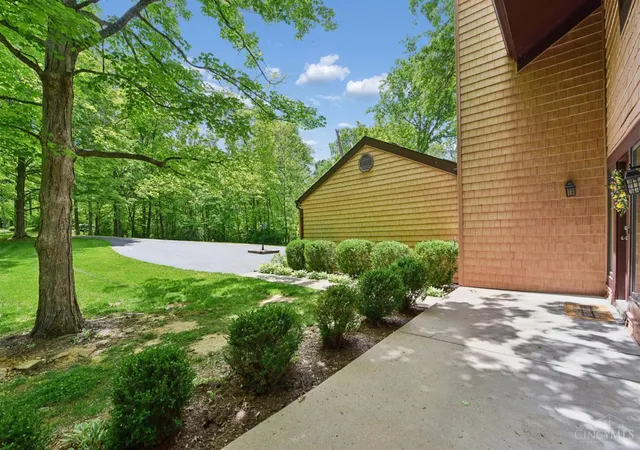 4th image of 13 Cherokee Trl, New Richmond, OH 45157 | MLS# 1879500