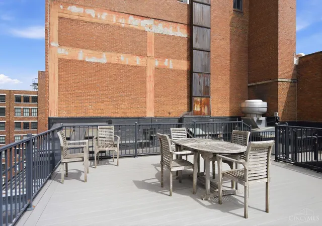2nd image of 26 E Sixth St, Cincinnati, OH 45202