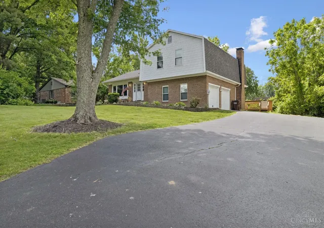 Homes for sale in Milford, OH | 1073 Marla Dr, Milford, OH 45150 | MLS# 1879674
