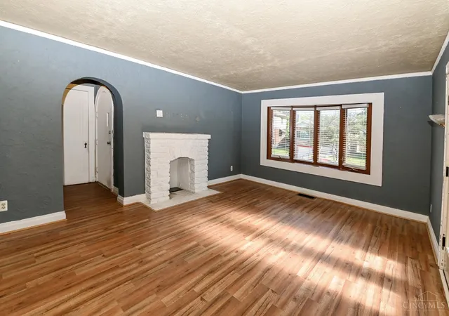 Homes for sale in Cincinnati, OH | 1818 Dalewood Pl, Cincinnati, OH 45237 | MLS# 1879041