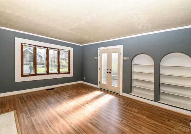 Homes for sale in Cincinnati, OH | 1818 Dalewood Pl, Cincinnati, OH 45237 | MLS# 1879041