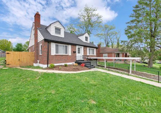 Homes for sale in Cincinnati, OH | 3942 Standish Ave, Cincinnati, OH 45213 | MLS# 1879848