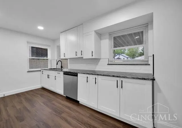 Homes for sale in Cincinnati, OH | 3942 Standish Ave, Cincinnati, OH 45213 | MLS# 1879848