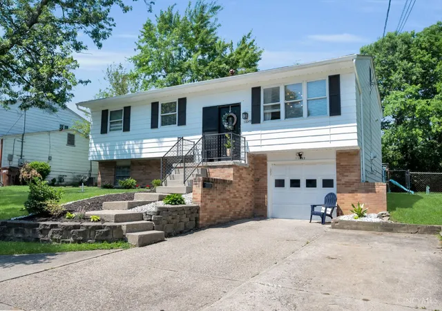 Homes for sale in Cincinnati, OH | 11649 Kenn Rd, Cincinnati, OH 45240 | MLS# 1879721