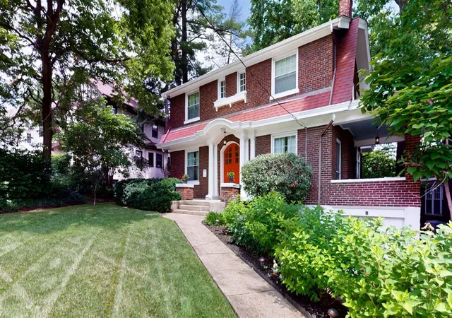 Homes for sale in Cincinnati, OH | 756 Clinton Springs Ave, Cincinnati, OH 45229 | MLS# 1879785