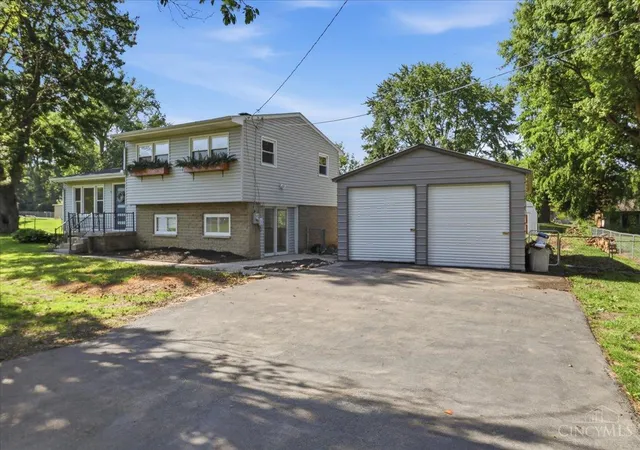 2nd image of 6611 Hendrickson Rd, Middletown, OH 45044 | MLS# 1879911
