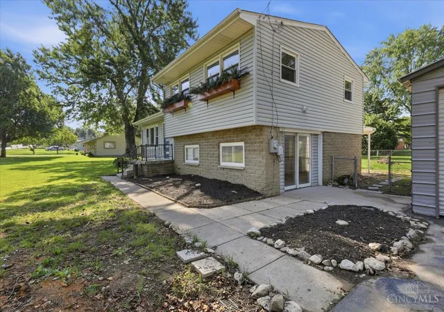 3rd image of 6611 Hendrickson Rd, Middletown, OH 45044 | MLS# 1879911
