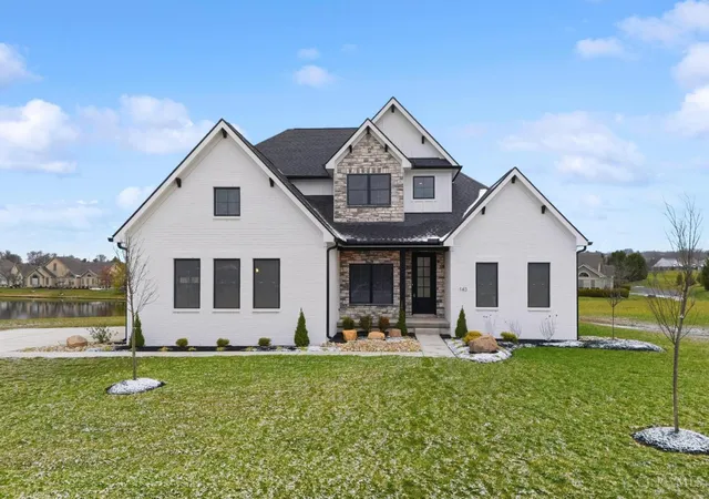 Photo 2 of Single family home for sale at 2729 Beal Rd, Franklin, OH 45005 | MLS# 1878388 | Listing updated on 2026-05-22