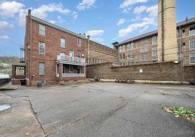 Homes for sale in Cincinnati, OH | 923 Bank Street, Cincinnati, OH 45214 | Houzeo