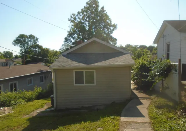 Homes for sale in Hamilton, OH | 1823 Parrish Ave, Hamilton, OH 45011 | MLS# 1880103