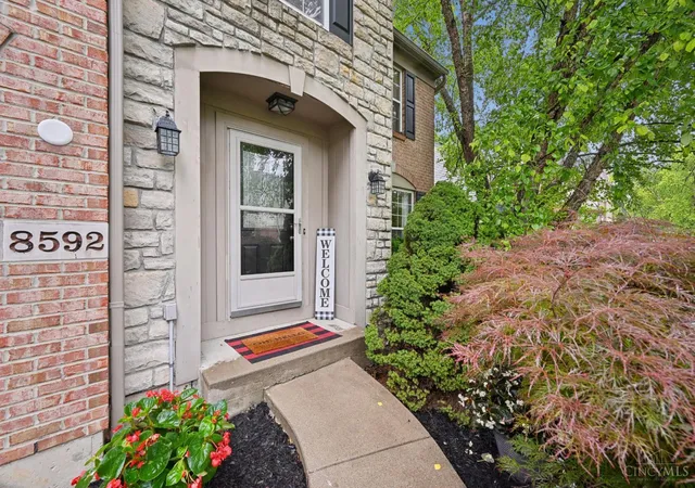 Homes for sale in Anderson Twp, OH | 8592 Sunmont Dr, Anderson Twp, OH 45255 | MLS# 1880029