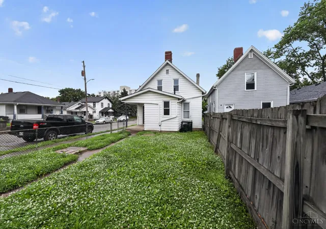 3rd image of 2074 Benninghofen Ave, Hamilton, OH 45015 | MLS# 1878866