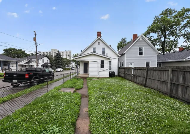 4th image of 2074 Benninghofen Ave, Hamilton, OH 45015 | MLS# 1878866