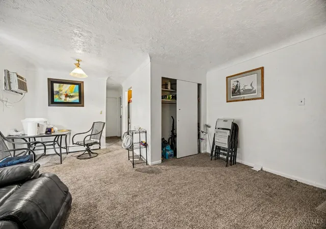 Homes for sale in Cincinnati, OH | 3324 Hanna Ave, Cincinnati, OH 45211