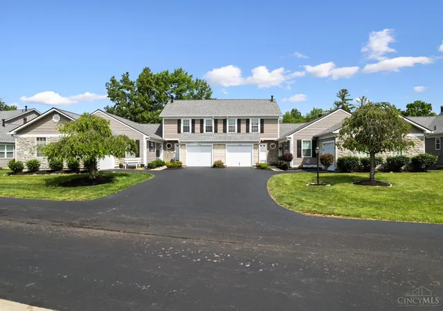 3rd image of 732 Stoneharbor Ln, Hamilton Twp, OH 45039 | MLS# 1880125