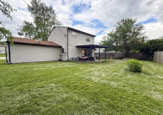 Photo 2 of Single family home for sale at 1811 Theresa Ct, Middletown, OH 45044 | MLS# 1880245 | Listing updated on 2026-06-04