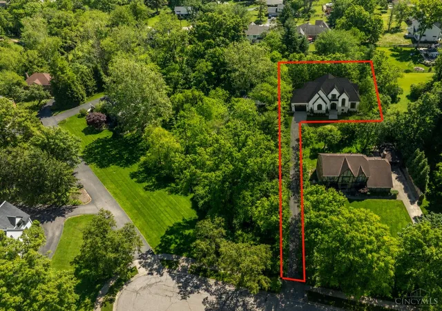 3rd image of 10420 Grandoaks Ln, Cincinnati, OH 45242 | MLS# 1880184