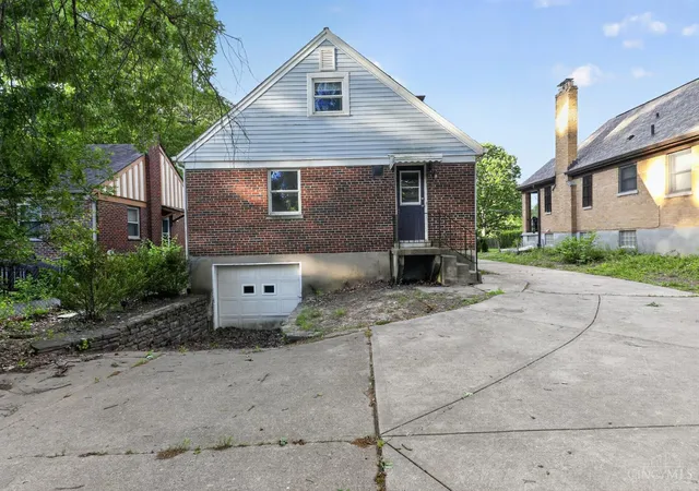 3rd image of 1290 Norman Ave, North College Hill, OH 45231 | MLS# 1878755