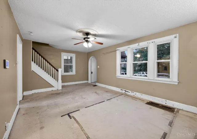 Photo 3 of Sale Pending at 1083 Benz Ave, Cincinnati, OH 45238 | MLS# 1879528 | Listing updated on 2026-08-31