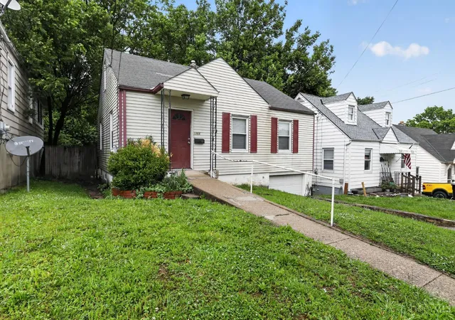 Homes for sale in Cincinnati, OH | 1866 Ashbrook Dr, Cincinnati, OH 45238 | MLS# 1878482