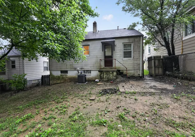 3rd image of 1866 Ashbrook Dr, Cincinnati, OH 45238 | MLS# 1878482