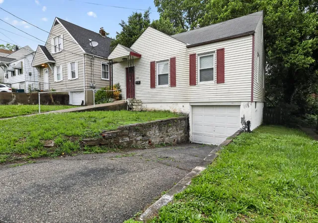 4th image of 1866 Ashbrook Dr, Cincinnati, OH 45238 | MLS# 1878482