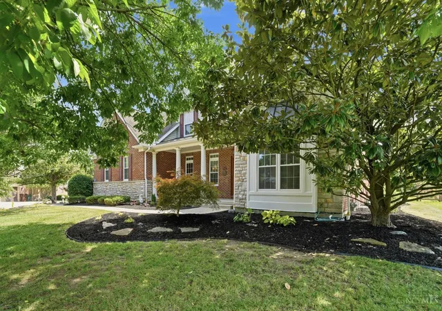 Photo 2 of Sale Pending at 6641 Palmer Pl, Loveland, OH 45140 | MLS# 1874633 | Listing updated on 2026-09-02