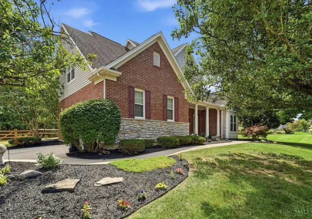 Photo 3 of Sale Pending at 6641 Palmer Pl, Loveland, OH 45140 | MLS# 1874633 | Listing updated on 2026-09-30