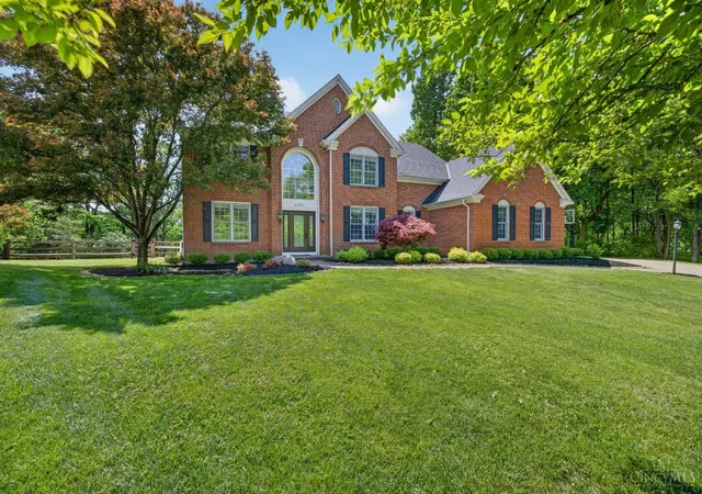 Homes for sale in Anderson Twp, OH | 8105 Wycliffe Dr, Anderson Twp, OH 45244 | MLS# 1880152
