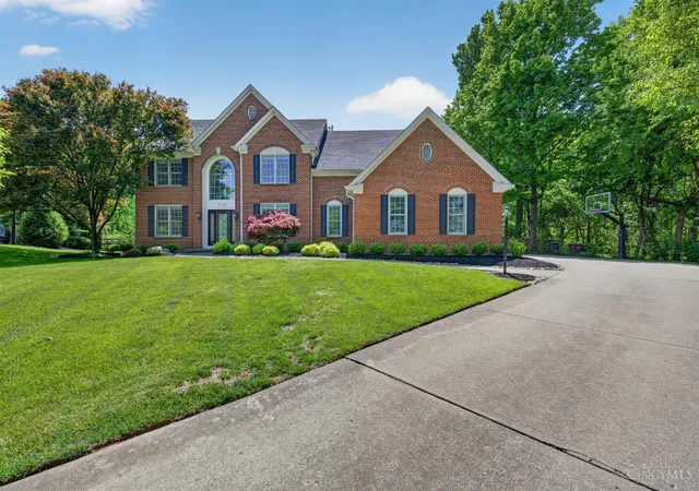 Homes for sale in Anderson Twp, OH | 8105 Wycliffe Dr, Anderson Twp, OH 45244 | MLS# 1880152
