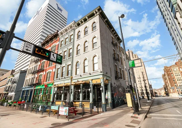 2nd image of 1003 Walnut St, Cincinnati, OH 45202
