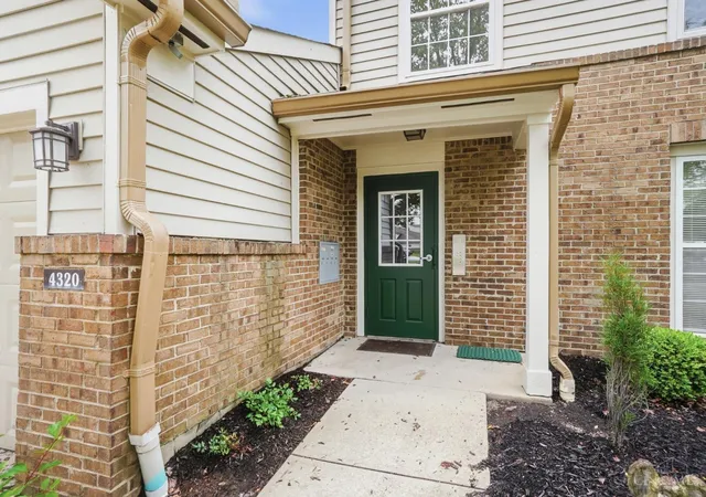 Homes for sale in Mason, OH | 4320 Crystal Ct, Mason, OH 45040