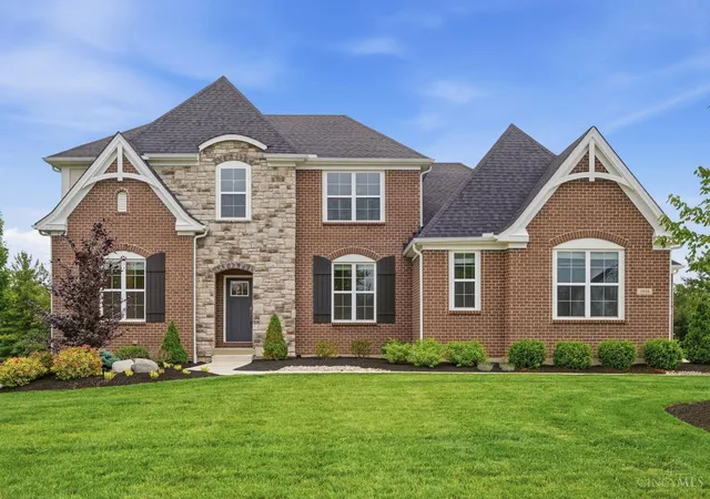 Homes for sale in Mason, OH | 5018 Ainsley Dr, Mason, OH 45040 | MLS# 1878297