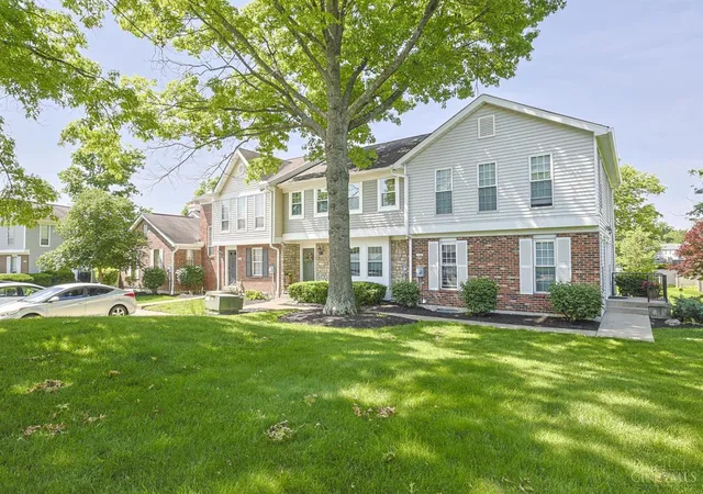 Homes for sale in Sycamore Twp, OH | 10893 Ponds Ln, Sycamore Twp, OH 45242 | MLS# 1880656